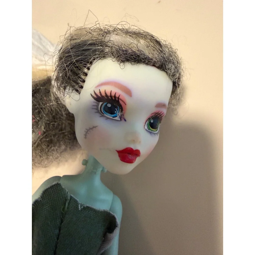 Monster High Frankie Stein Doll Mint Green Stitched Custom Base 10.5 Inch